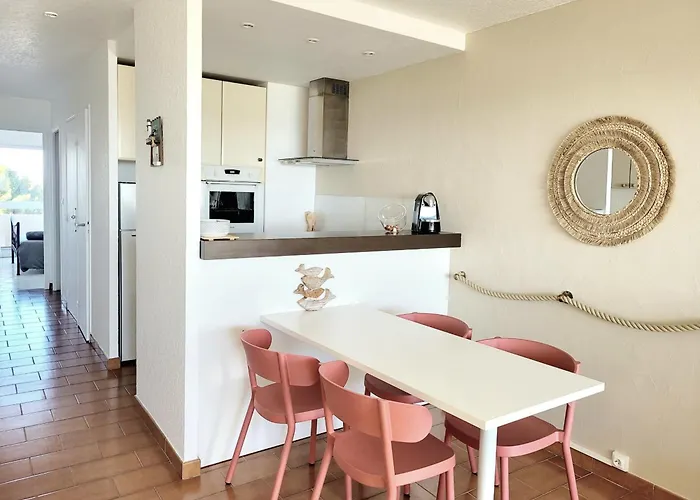 Апартаменты Canet-en-roussillon: T2 Moderne Avec Terrasse, Parking Prive Et Ascenseur Pour 4 Pers - Fr-1-794-129 *