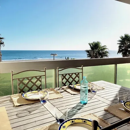 Canet-en-roussillon: T2 Moderne Avec Terrasse, Parking Prive Et Ascenseur Pour 4 Pers - Fr-1-794-129 Apartment *